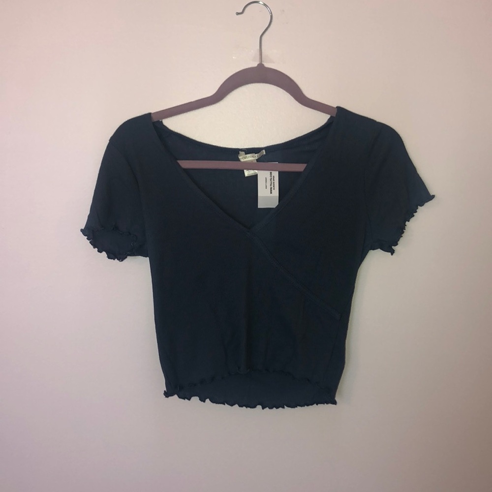 Cropped navy light t-shirt